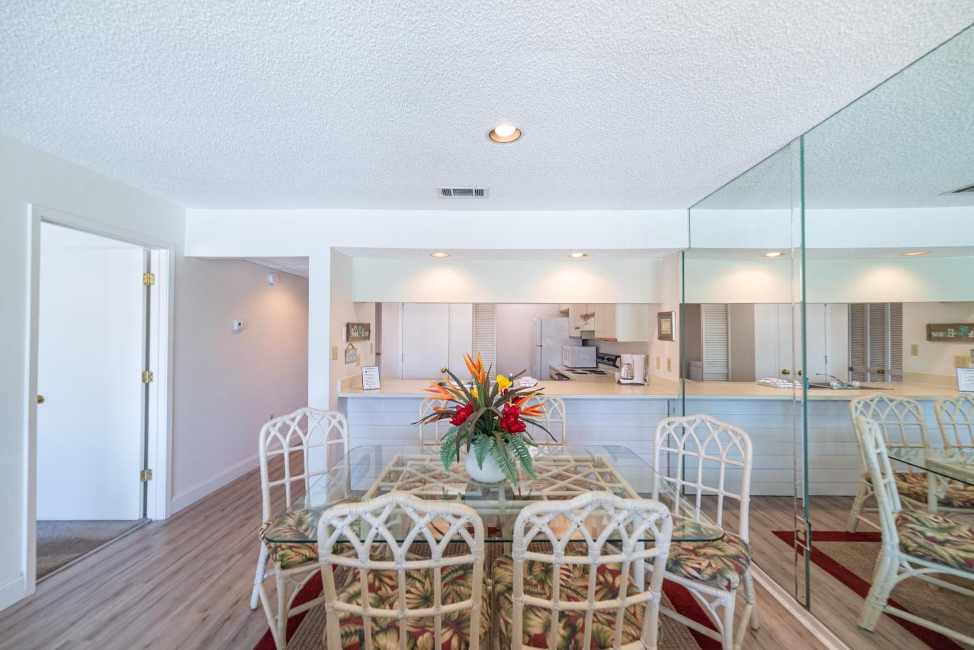 Edgewater 2713 'palm Of His Hand' Holiday home