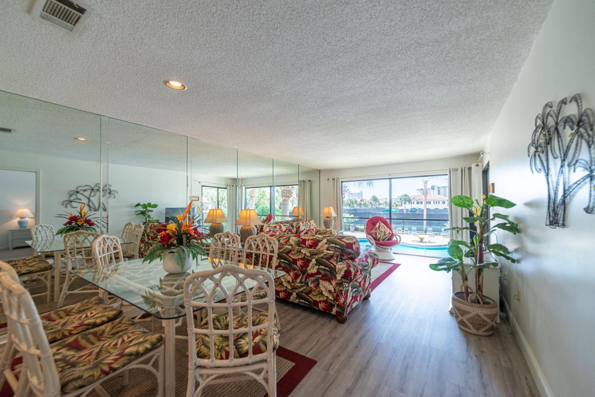 Edgewater 2713 'palm Of His Hand' Holiday home Panama City Beach